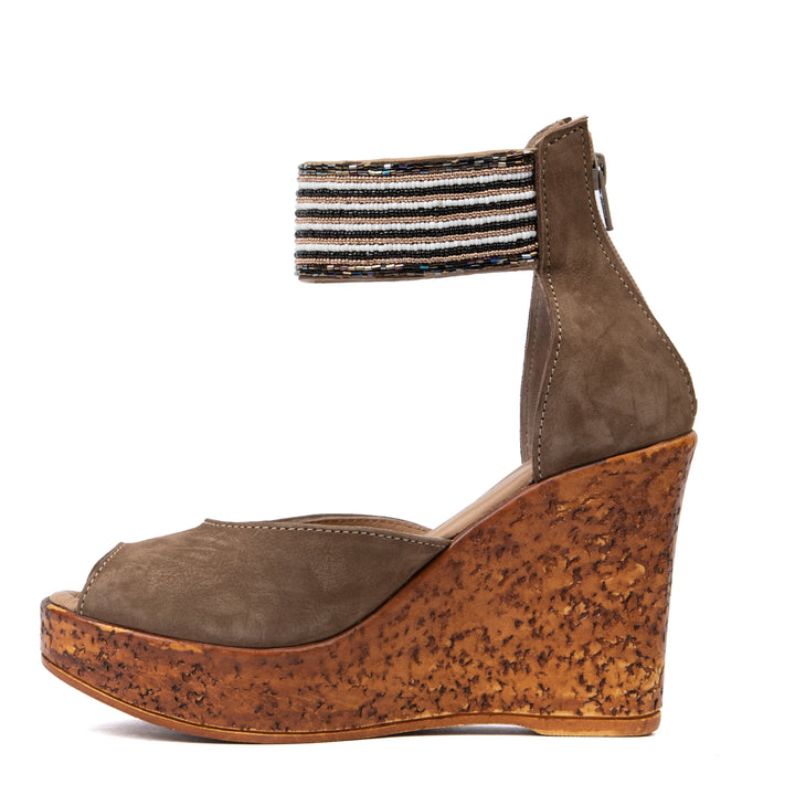 Ikwetta Almond Wedge