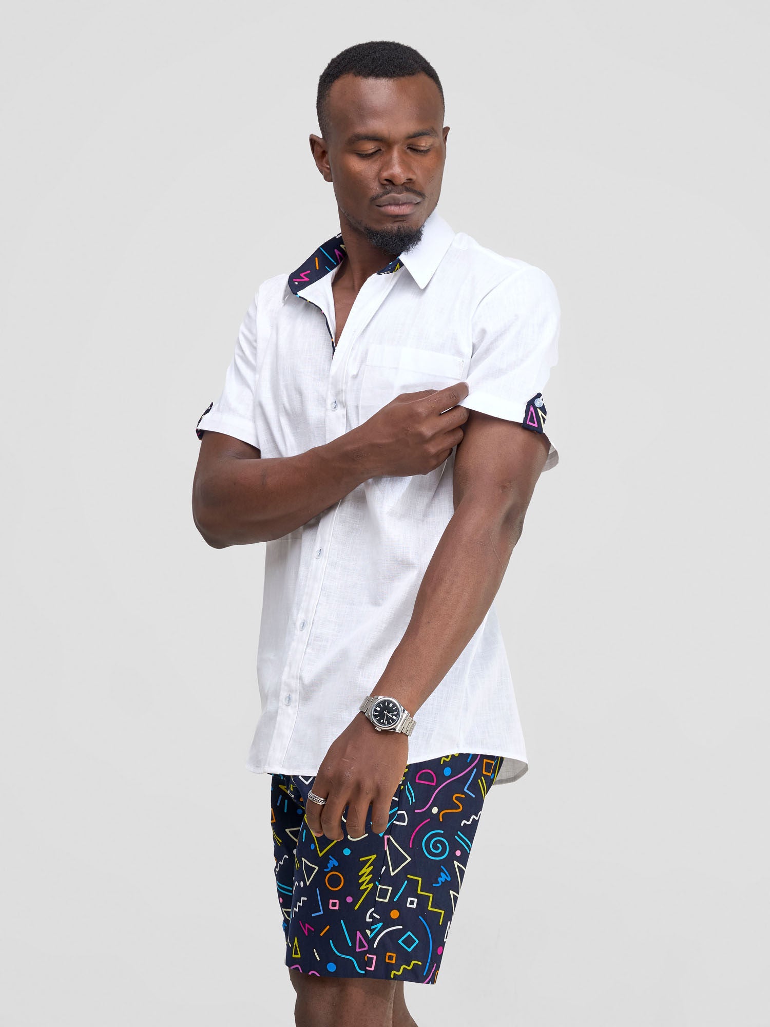 Safari Men's Short Sleeve Shirt - White / Tari Print