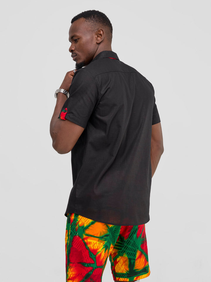 Safari Men's Short Sleeve Shirt - Black / Chari Print