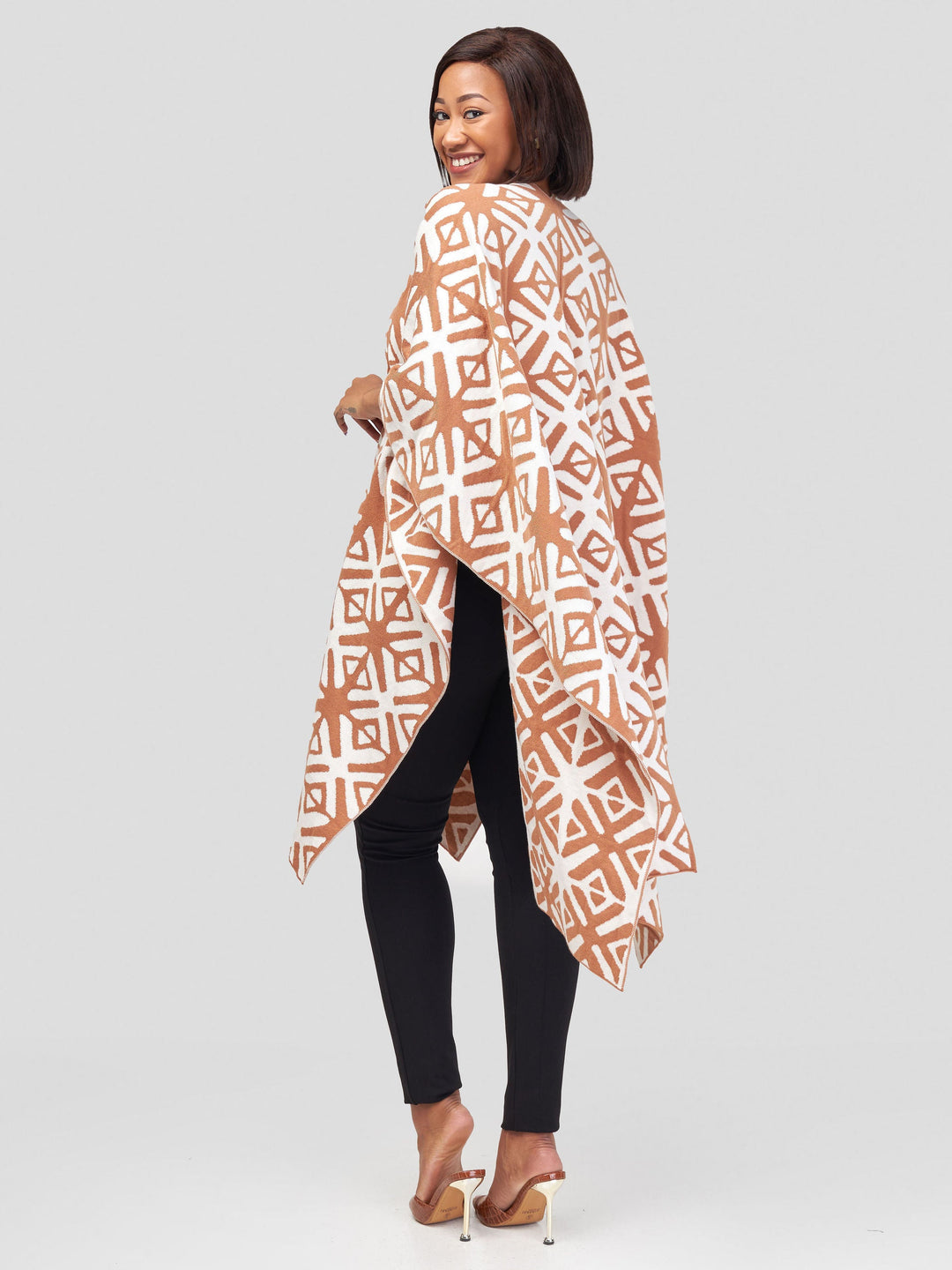 Vivo Reversible Poncho without Fringes- Caramel / Off White Heshi Print